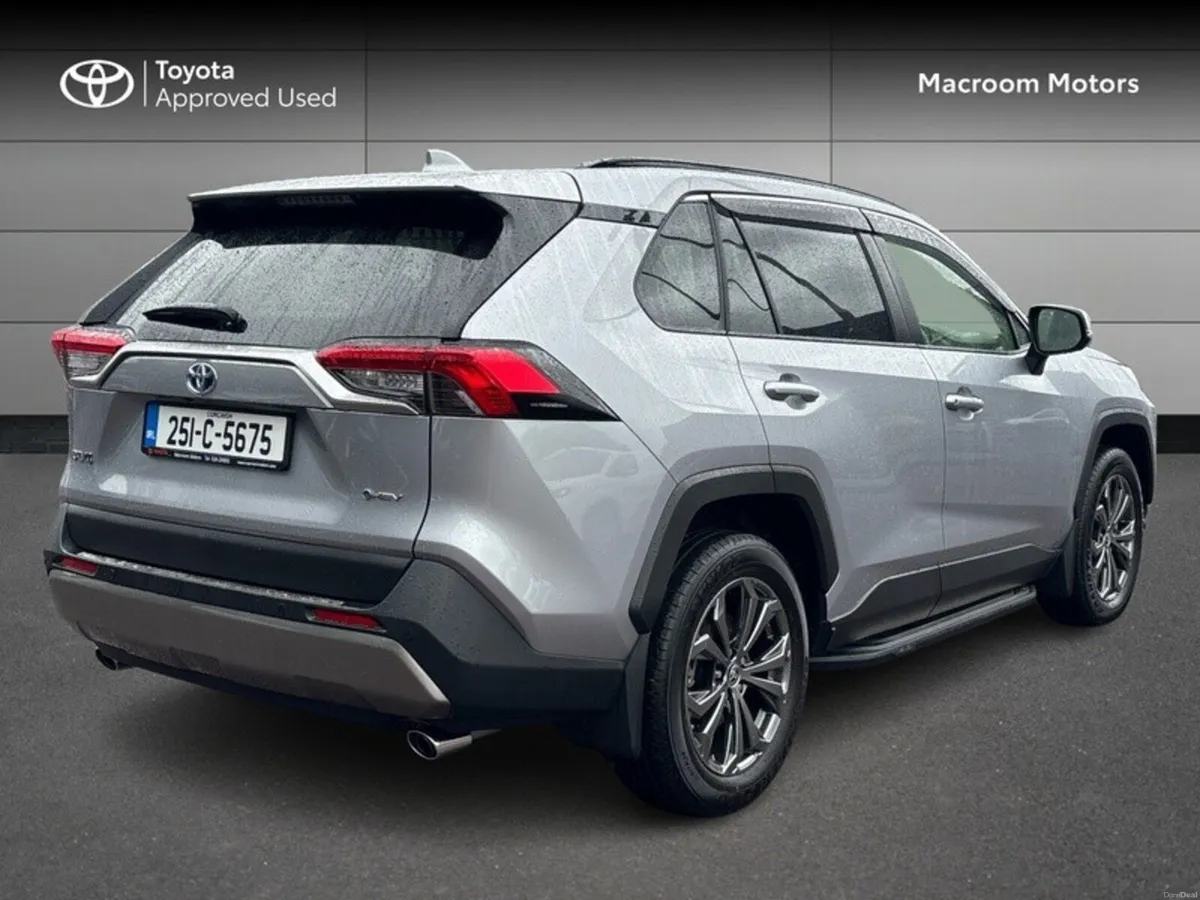 Toyota RAV4 RAV4 HYBRID PLATINUM FWD - Image 2
