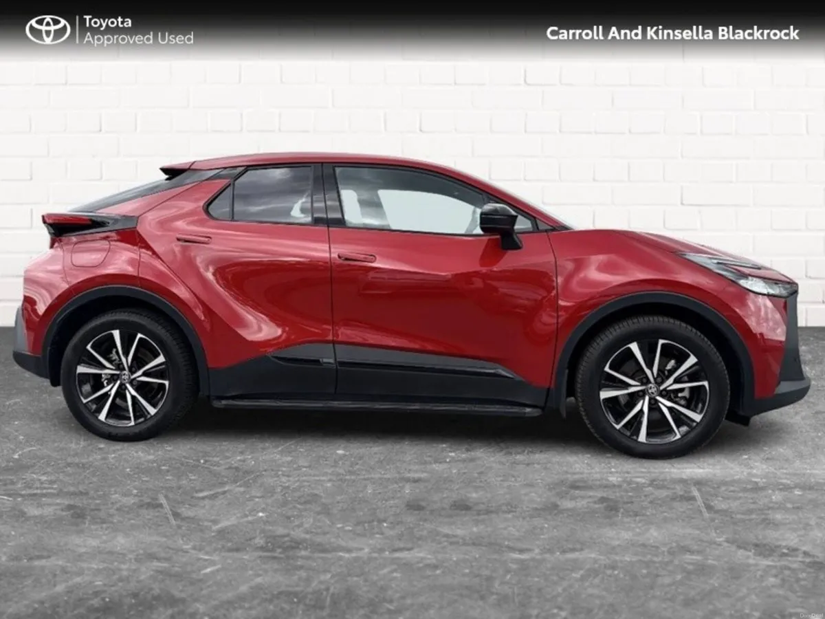 Toyota C-HR Phev Sport - Image 3