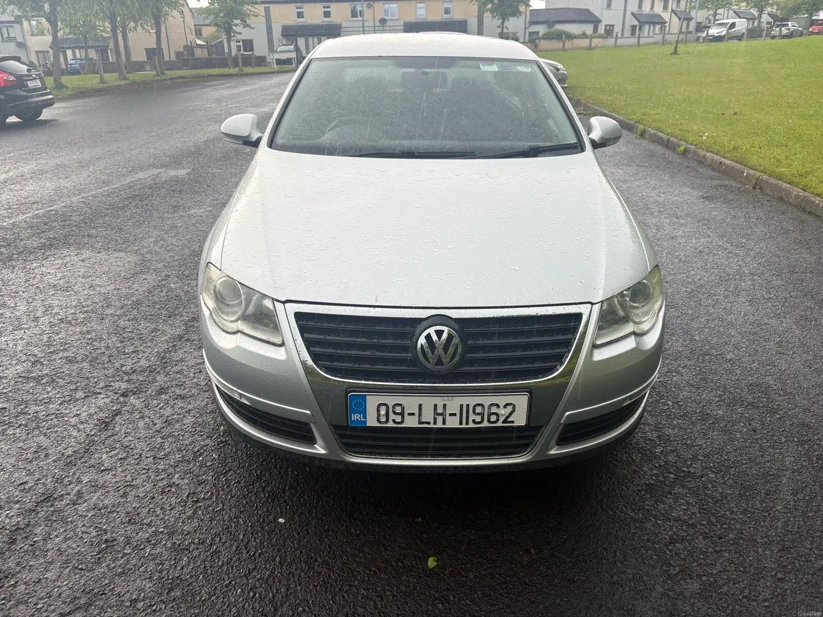 2009 Volkswagen Passat 2.0 TDI - Image 1