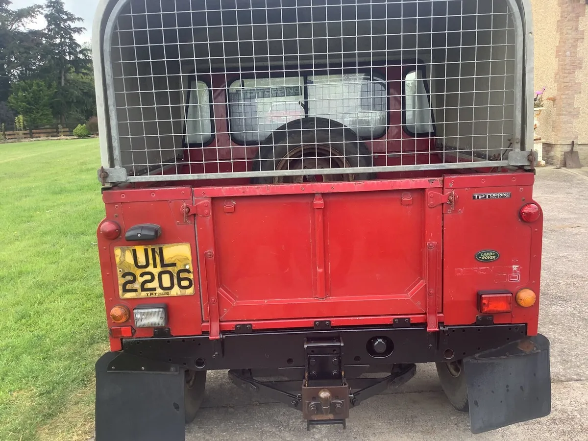 Land Rover Defender 2001 - Image 4