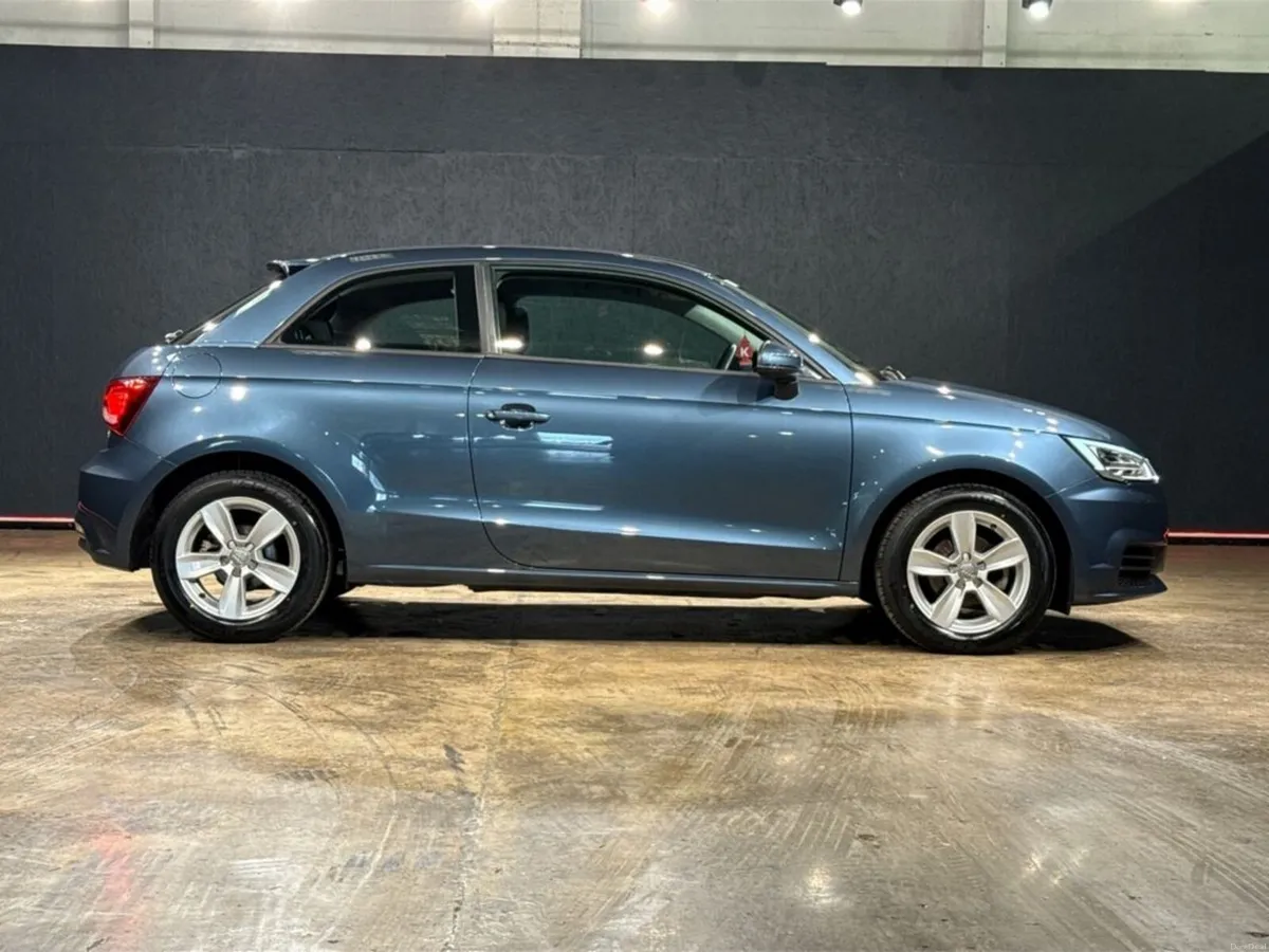 Audi A1 1.0 AUTOMATIC - FACTORY ALLOY WHEELS - A/C - Image 3