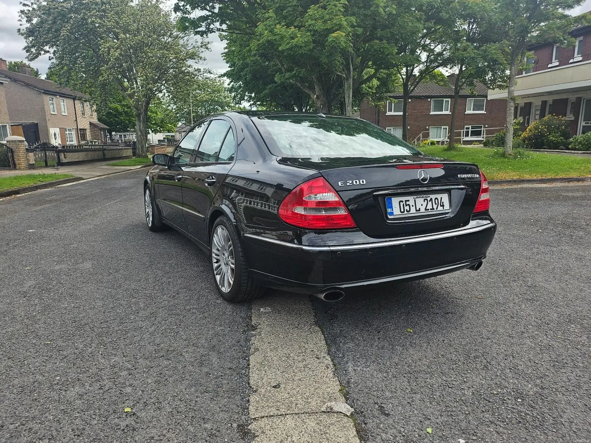 Mercedes-Benz E-Class 2005 - Image 4