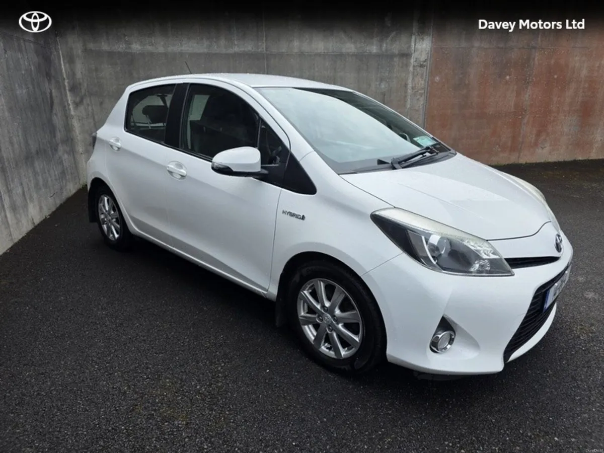 Toyota Yaris YARIS HYBRID LUXURY - Image 1