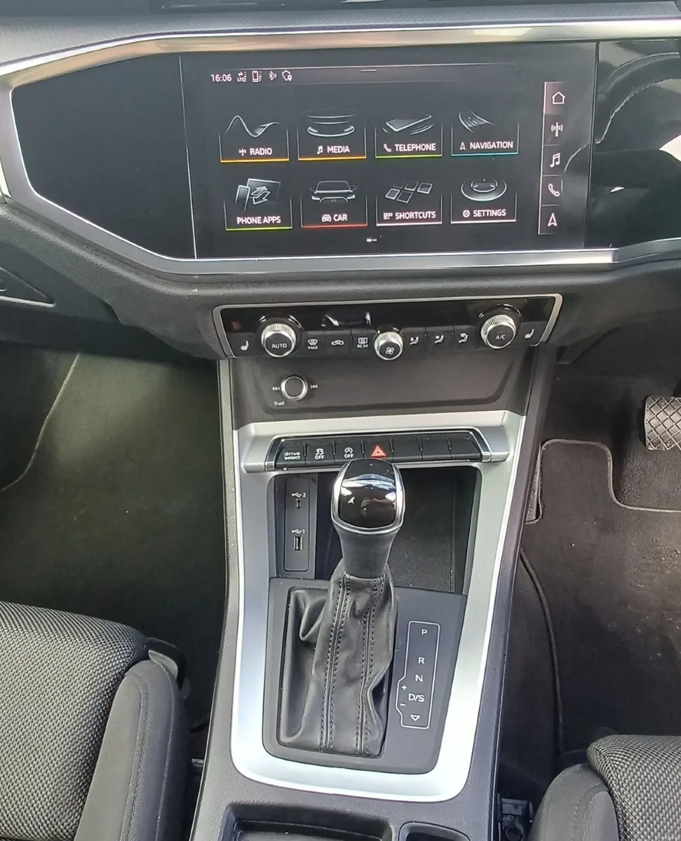 Audi Q3 2019 - Image 4