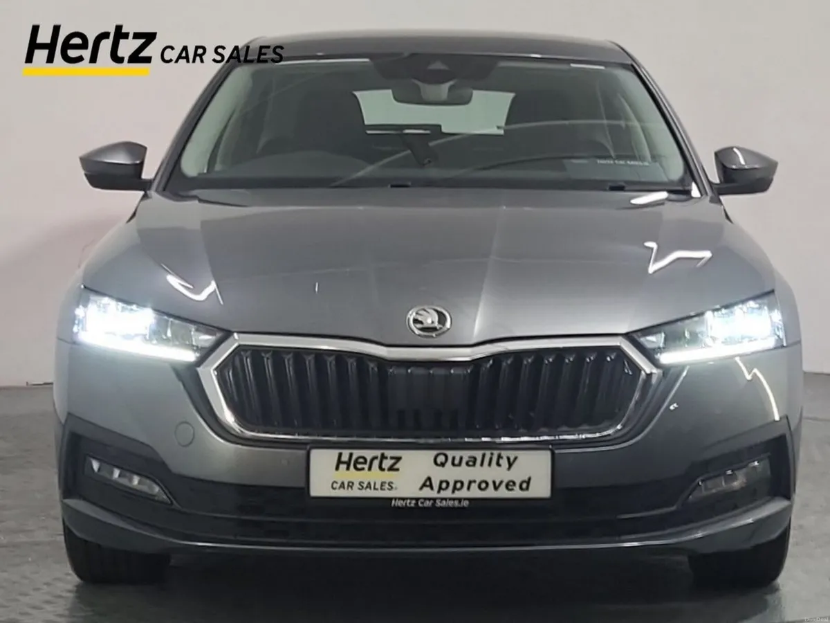 Skoda Octavia AMB Hybrid Automatic - Image 5