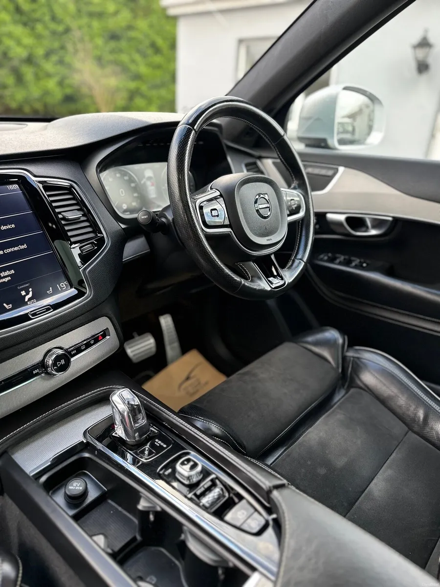 Volvo XC90 T8 - Image 3