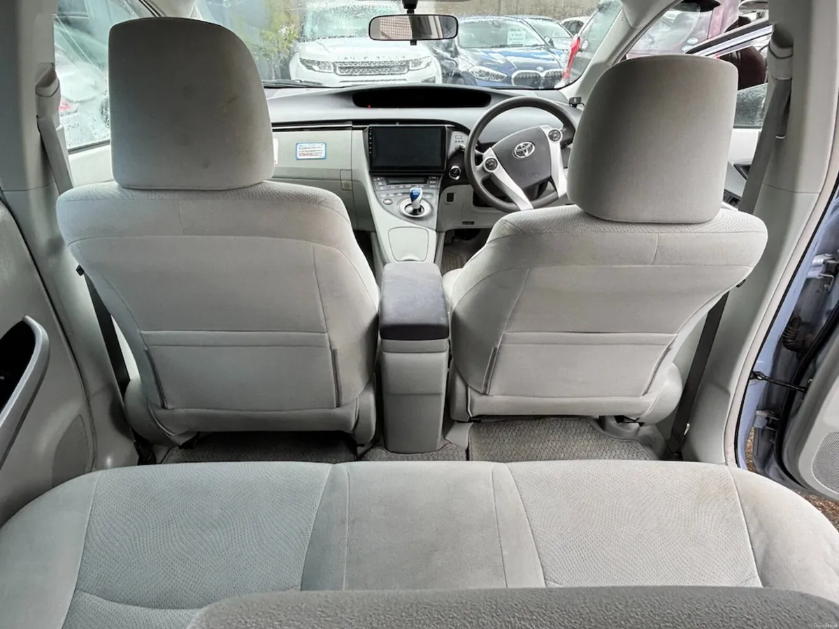 Toyota Prius 2010 Hybrid | Only 68,000 KM - Image 5