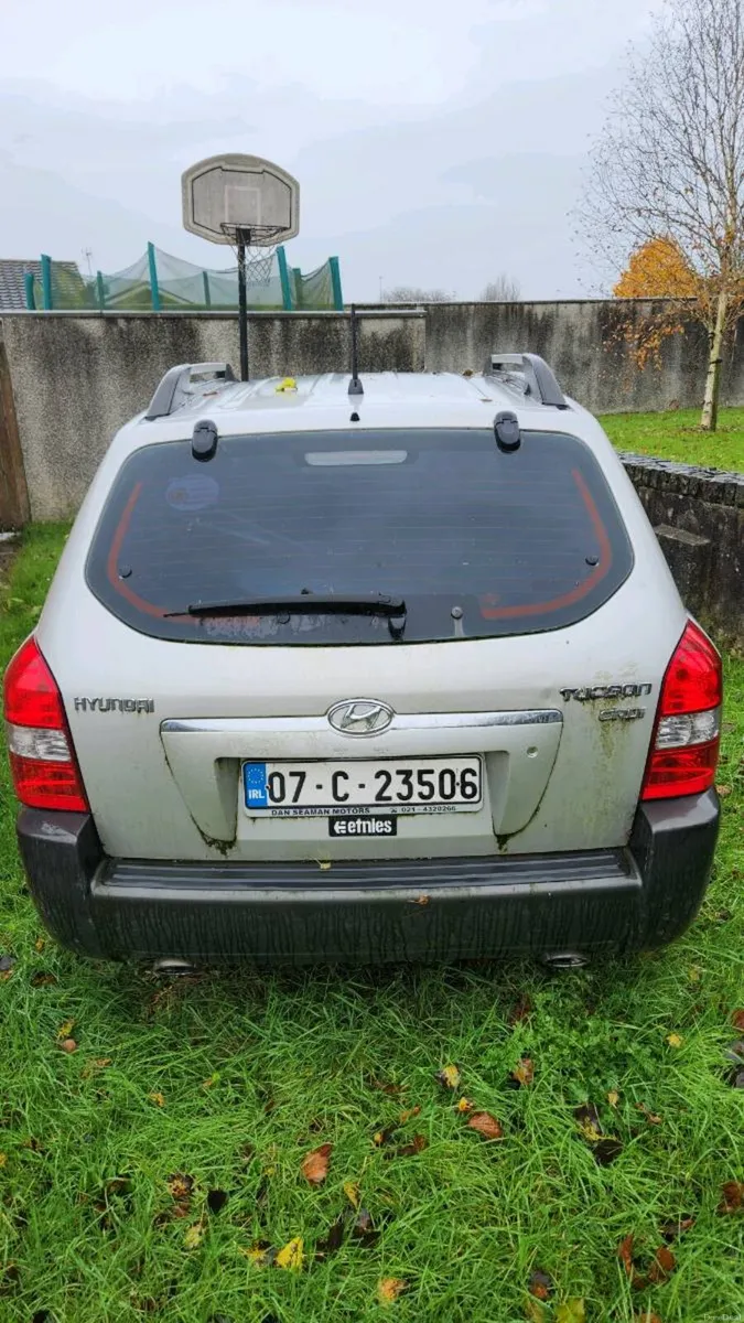 07 Hyundai Tucson - Image 4