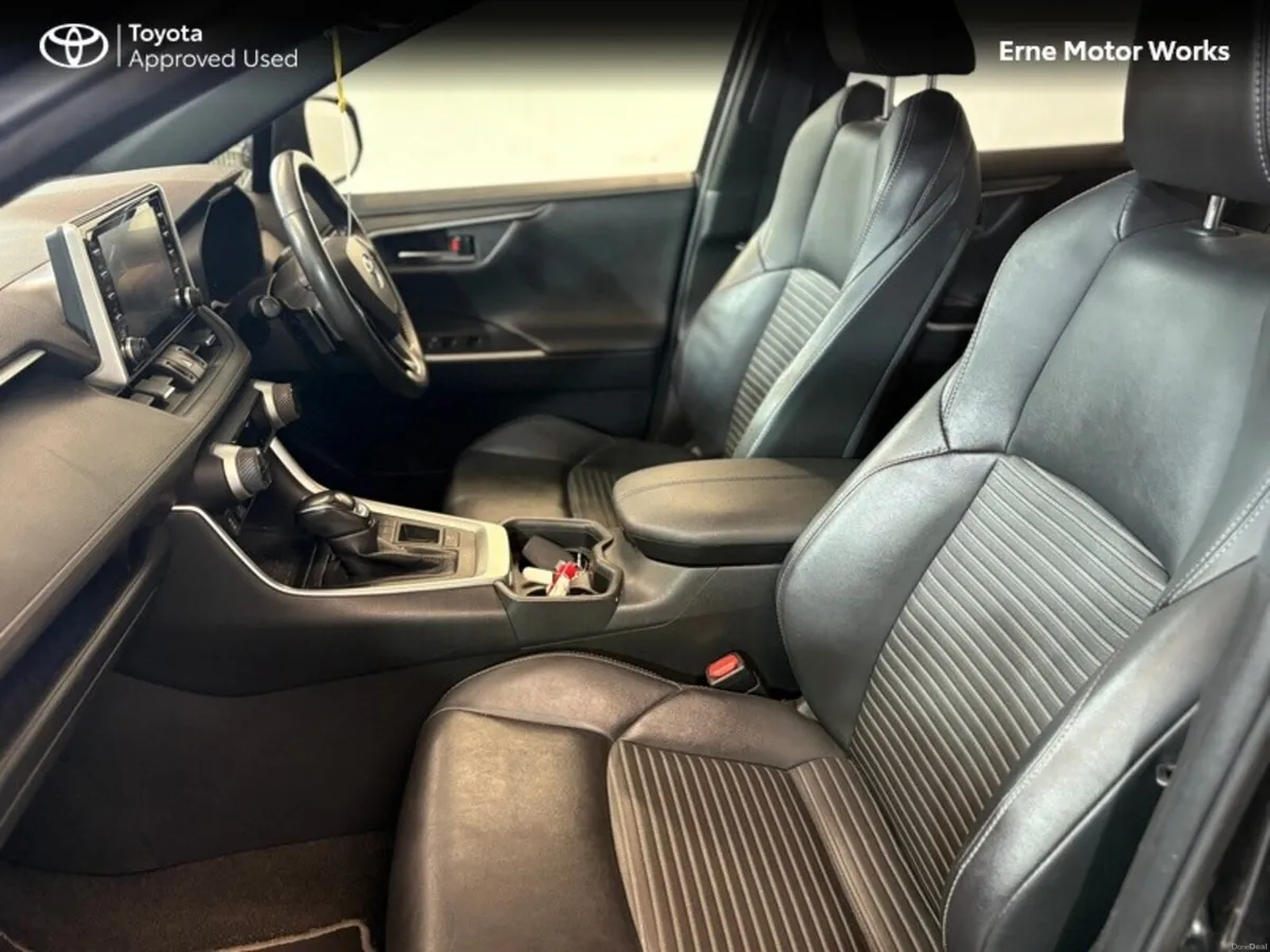 Toyota RAV4 RAV4 SPORT BLACK EDITION 4DR HYBRID RE - Image 6