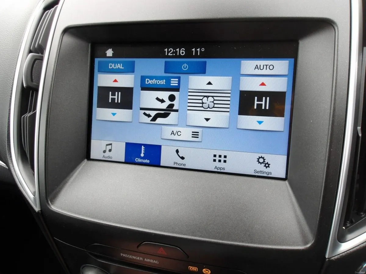 Ford S-Max 7 SEATER TITANIUM 2.0 TD 6SPEED 150BHP - Image 4
