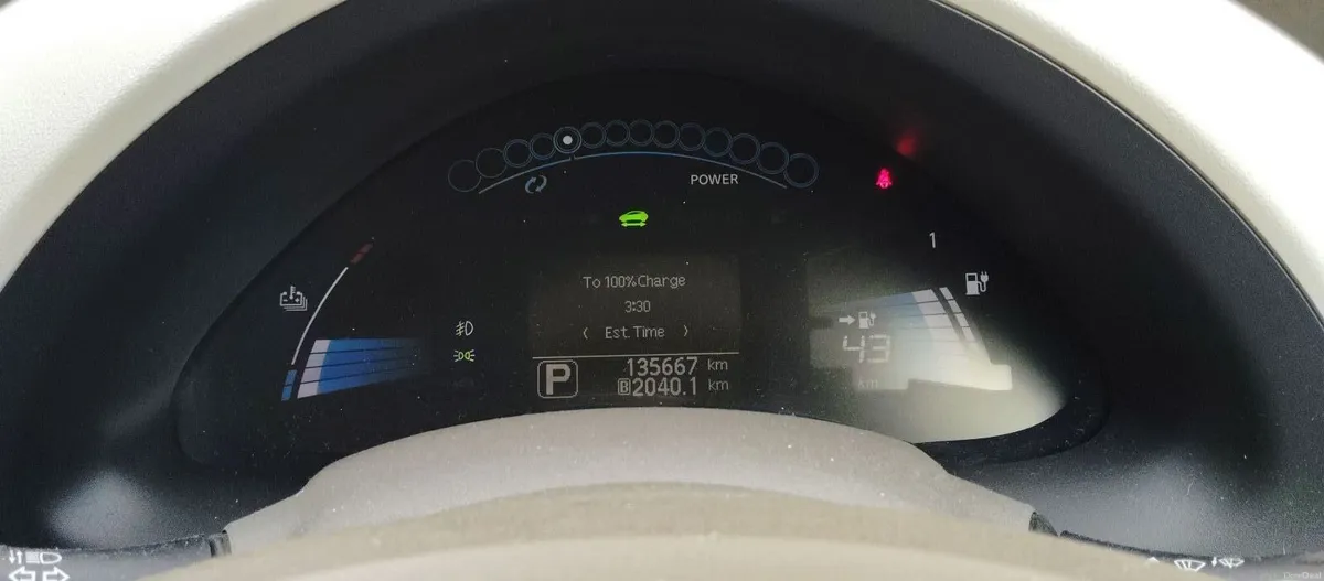 Nissan Leaf 2013 - Image 2