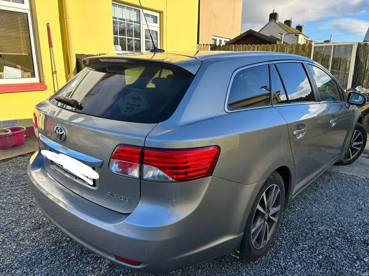 Toyota Avensis Estate 2.0 D4D - Image 2