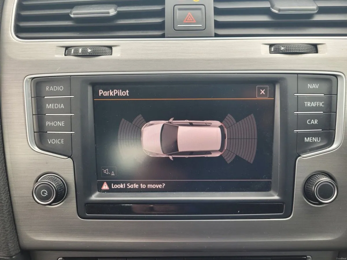 Volkswagen Golf MATCH EDITION 1.6TDI BLUEMOTION 11 - Image 3