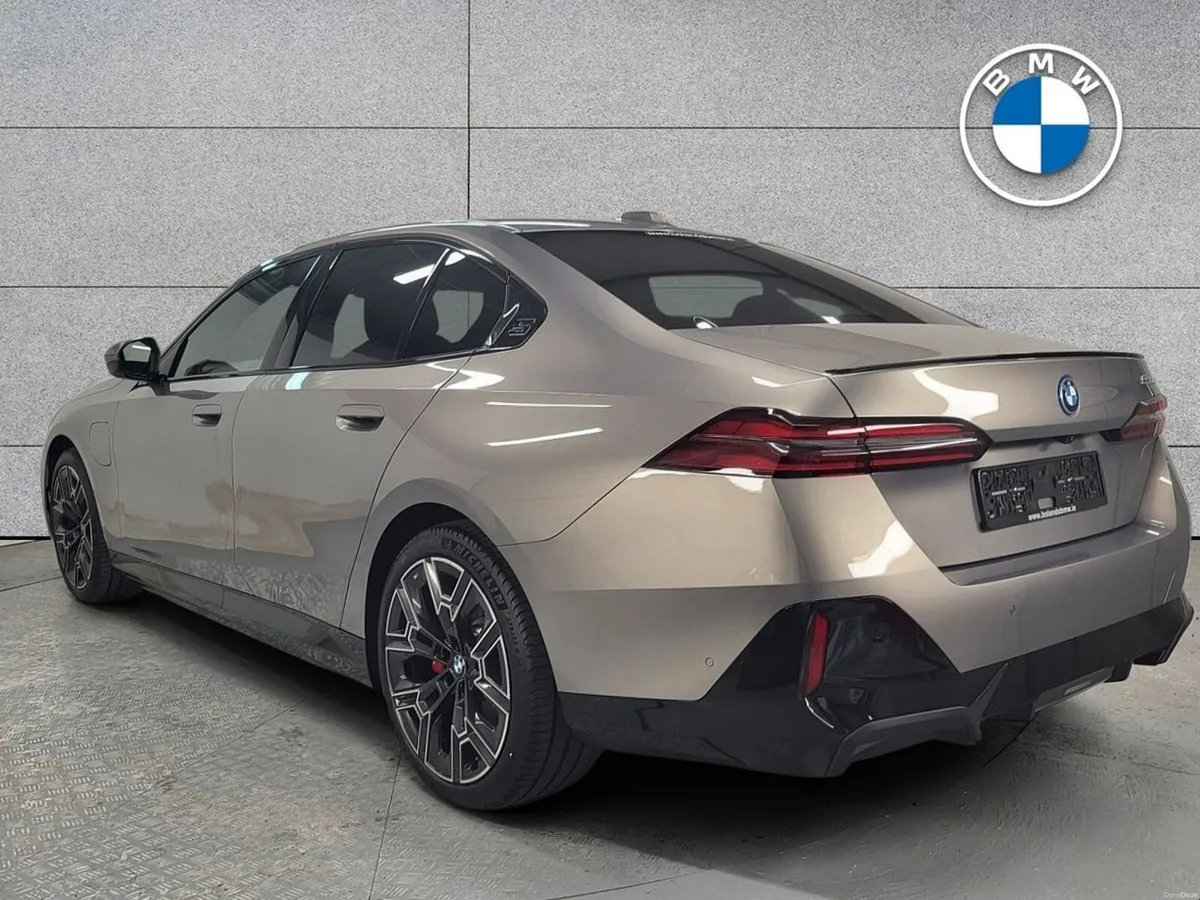 BMW 5-Series 530e M Sport Pro - Image 3