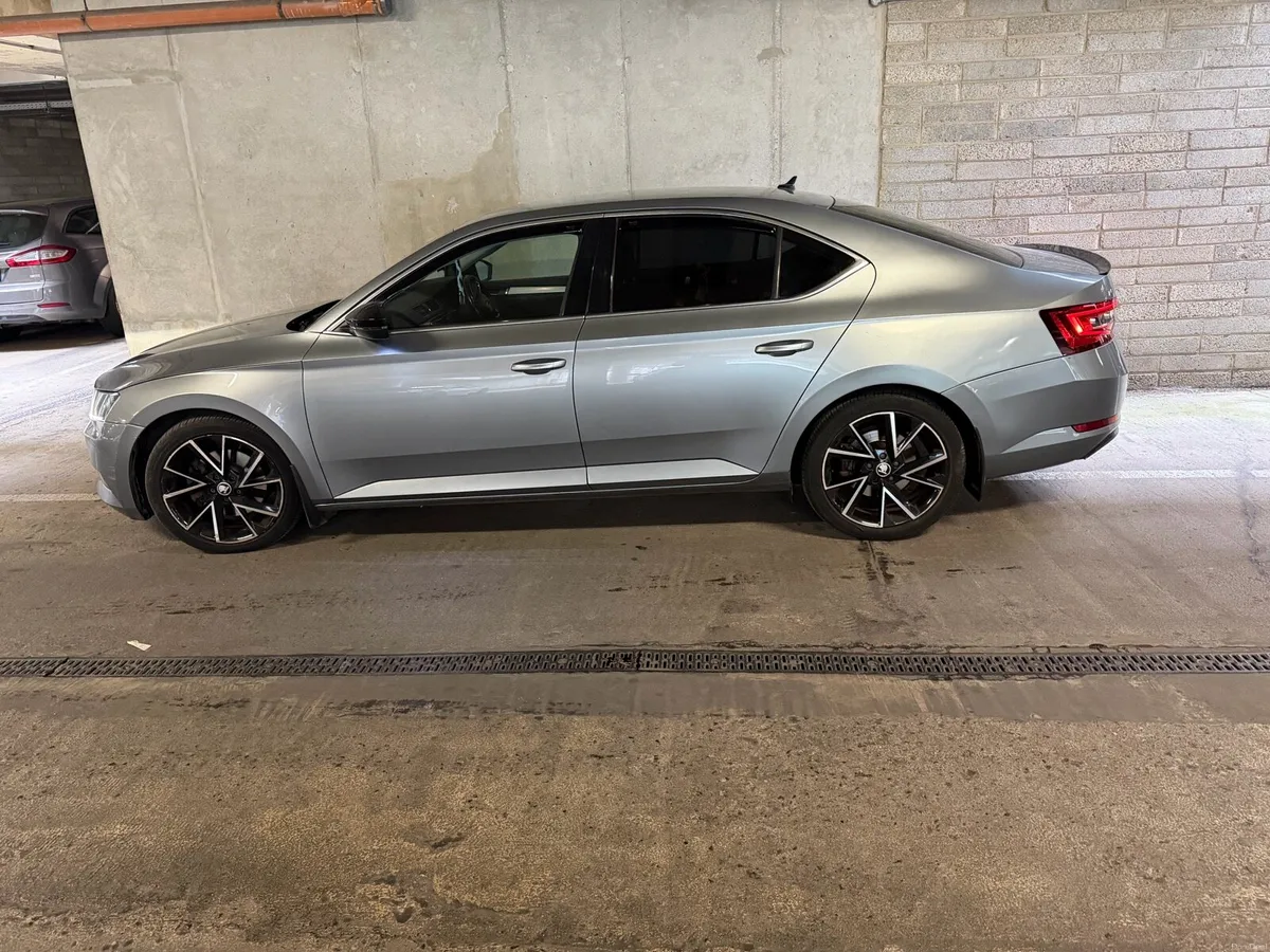 Skoda superb automatic - Image 4