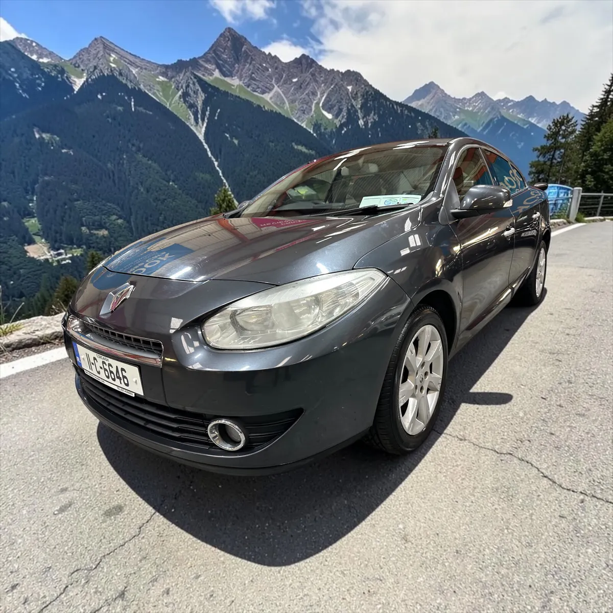 2011 Renault Fluence 1.5 DCI 90 ECO2 TOMTOM ED - Image 1
