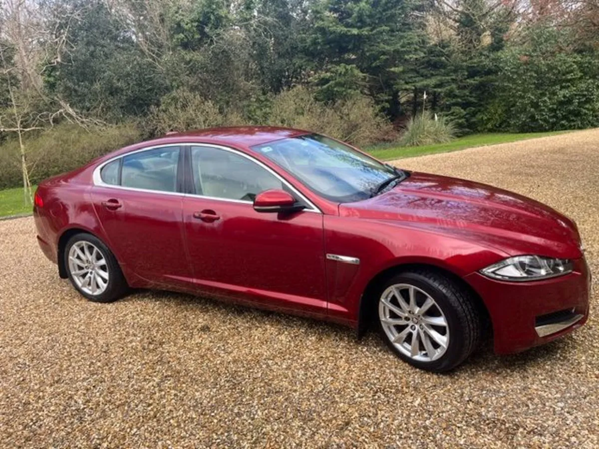 Jaguar XF 2012 - Image 2