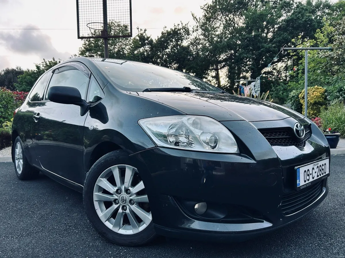 TOYOTA AURIS 1.4D4D 3 DOOR - Image 1