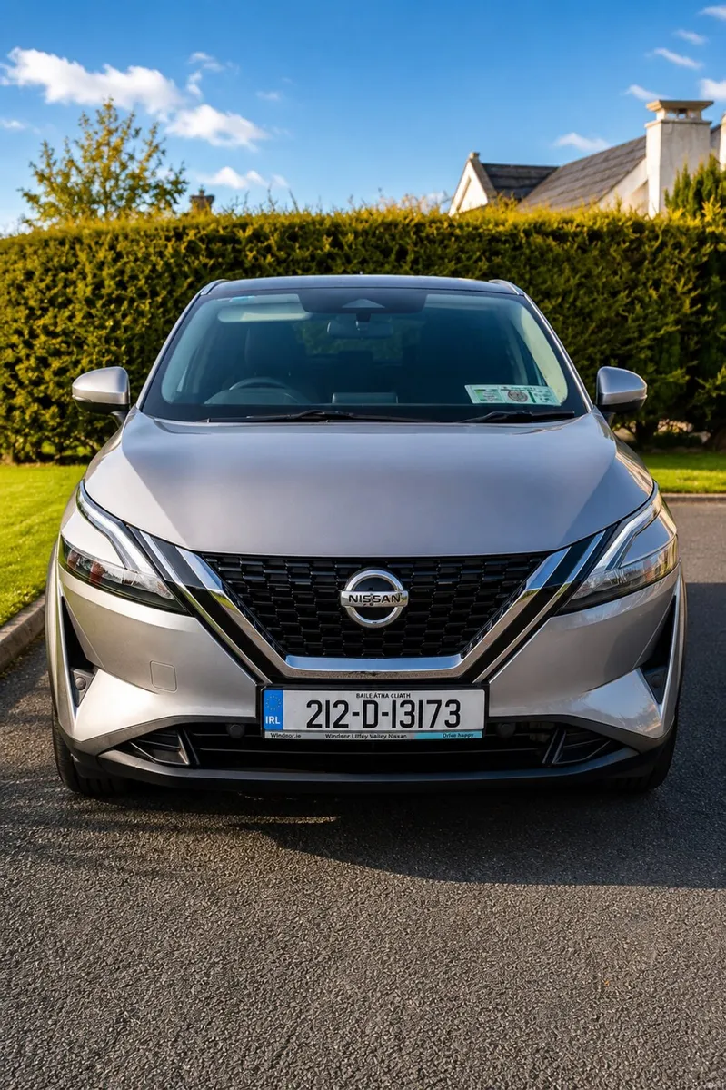 2021 Nissan Qashqai SV Premium Mild Hybrid - Image 2