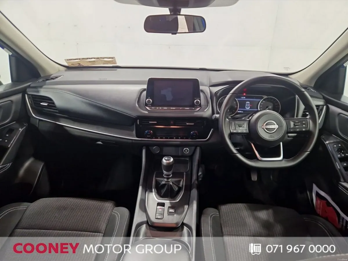 Nissan Qashqai 1.3 HYBRID SV - Image 2