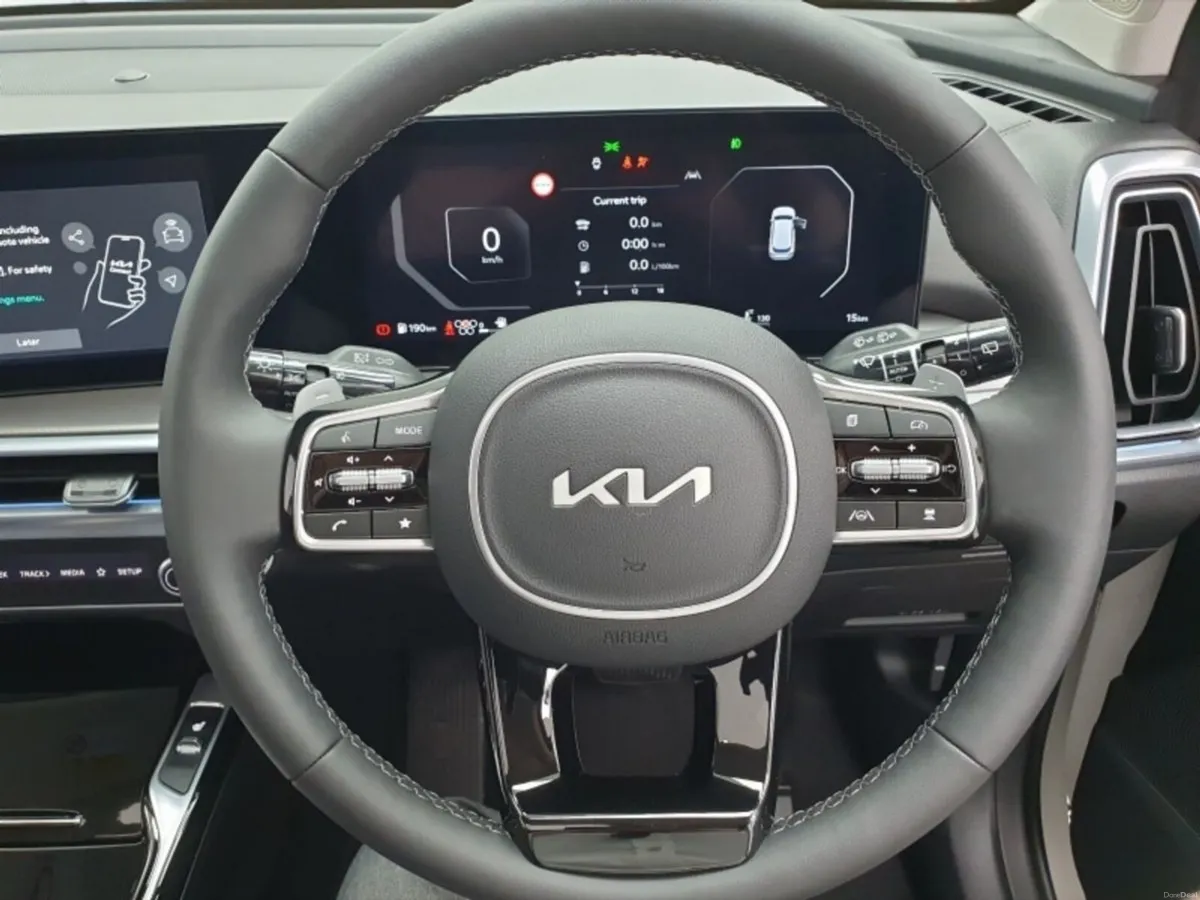 Kia Sorento NEW MODEL *SUNROOF* - Image 6