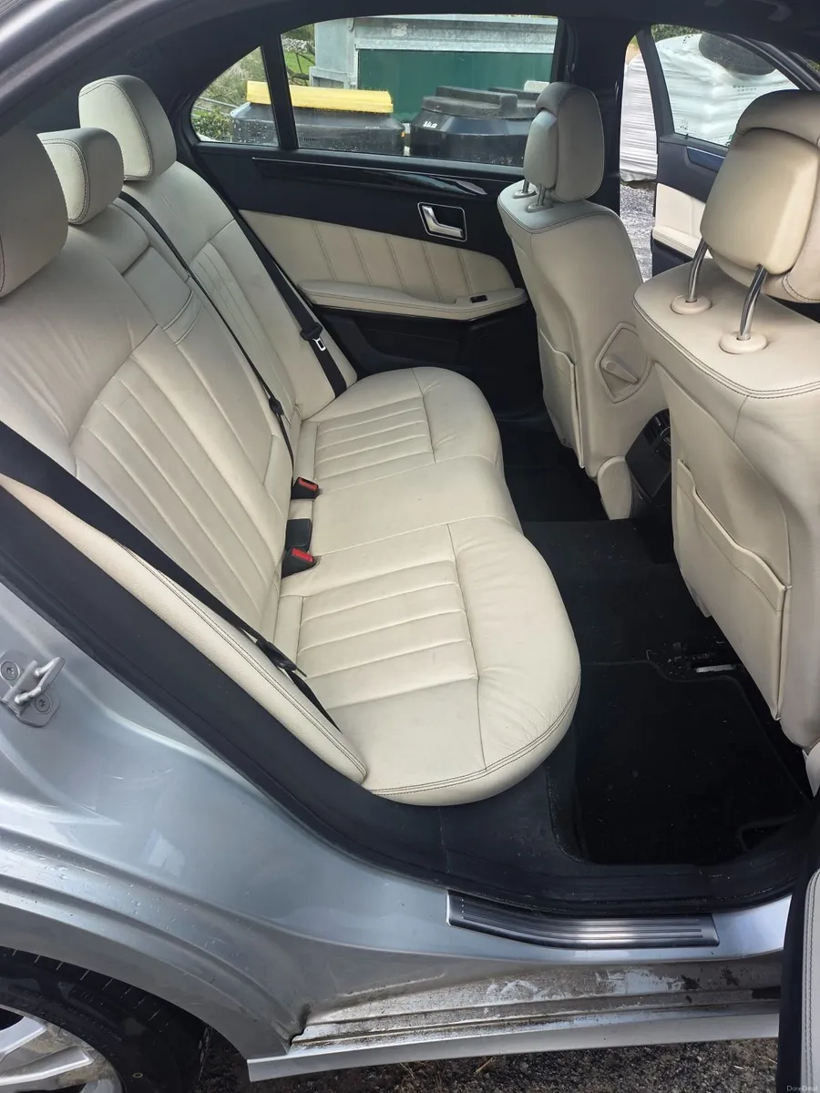 Mercedes-Benz E-Class 2014 - Image 4