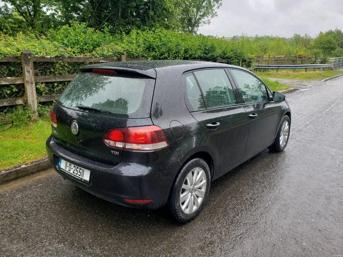 2011 Volkswagen Golf 1.6 TDI - Image 2