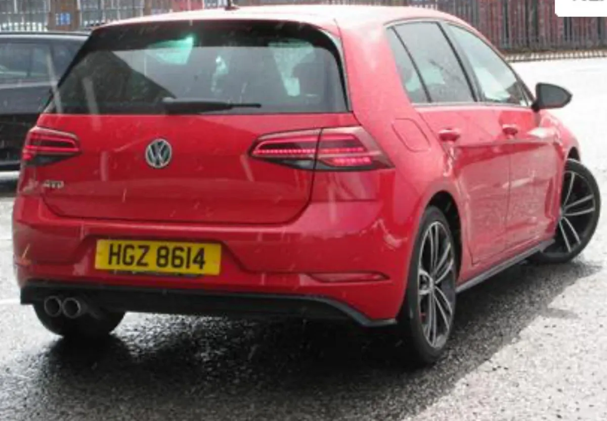 2017 Volkswagen Golf GTD - Image 2
