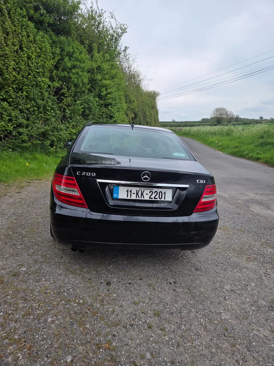 Mercedes-Benz C-Class 2011 - Image 2