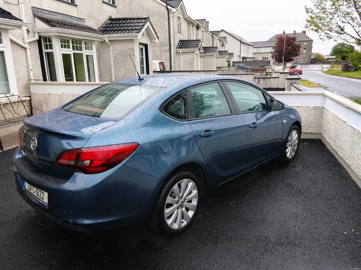 131 Opel astra 1.2 deisel NCT/TAXlow kms mint - Image 1
