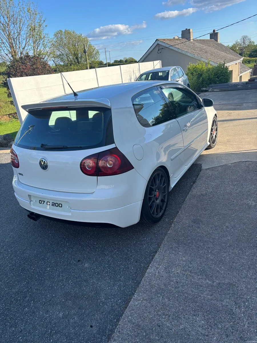 Volkswagen Golf GTI - Image 4