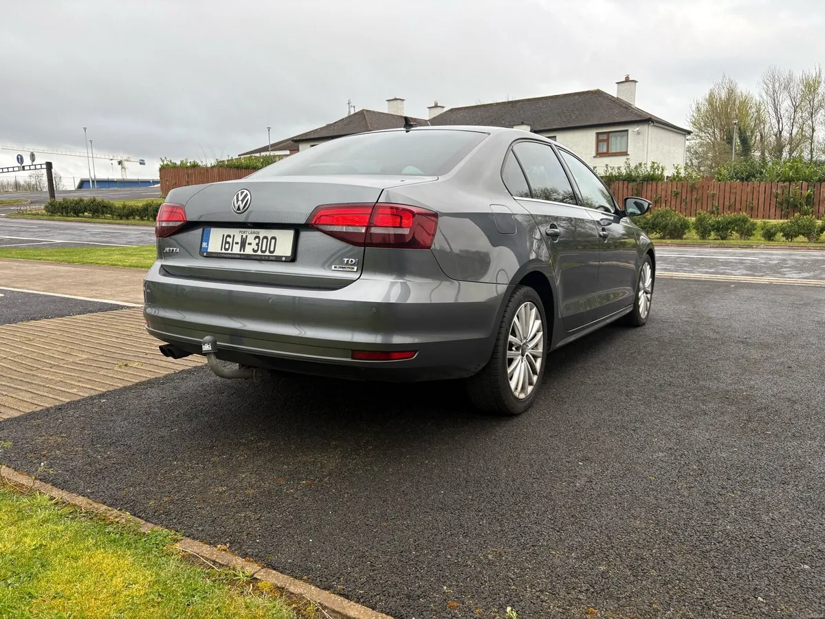 2016 Volkswagen Jetta Highline 2.0 TDI - Image 3