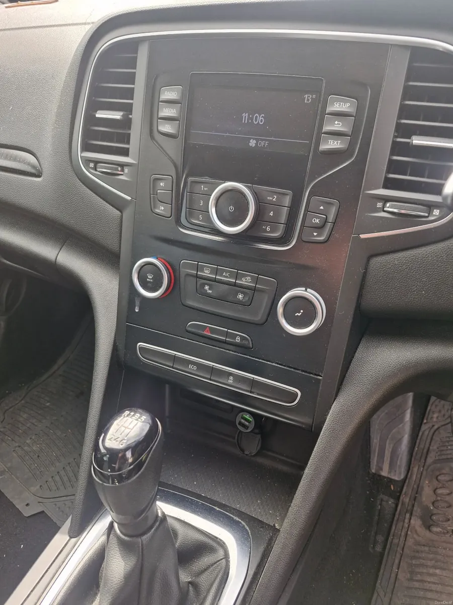 Renault Megane 2018 - Image 4