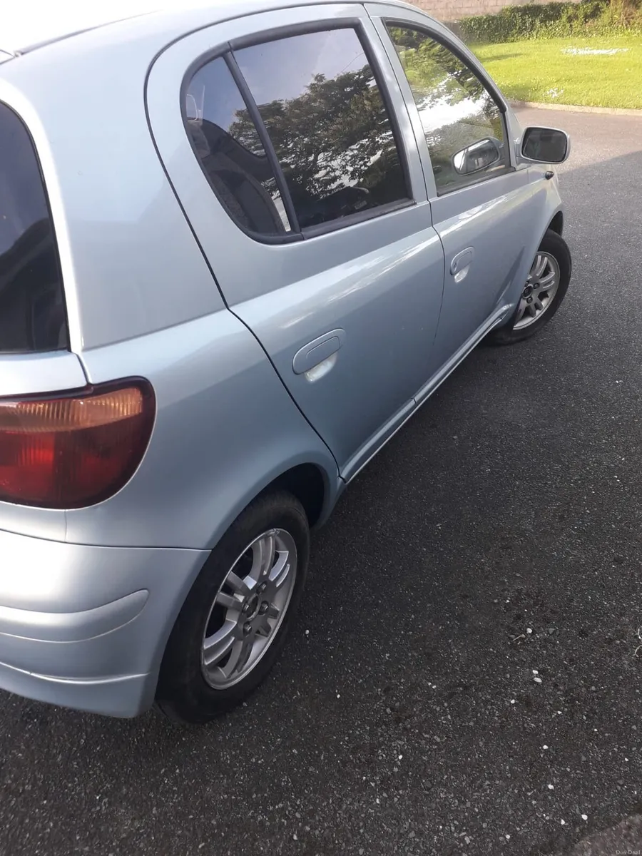 03 TOYOTA YARIS 1LT PETROL €1750 - Image 2