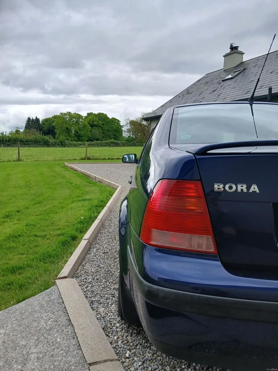 Volkswagen Bora 2005 - Image 2