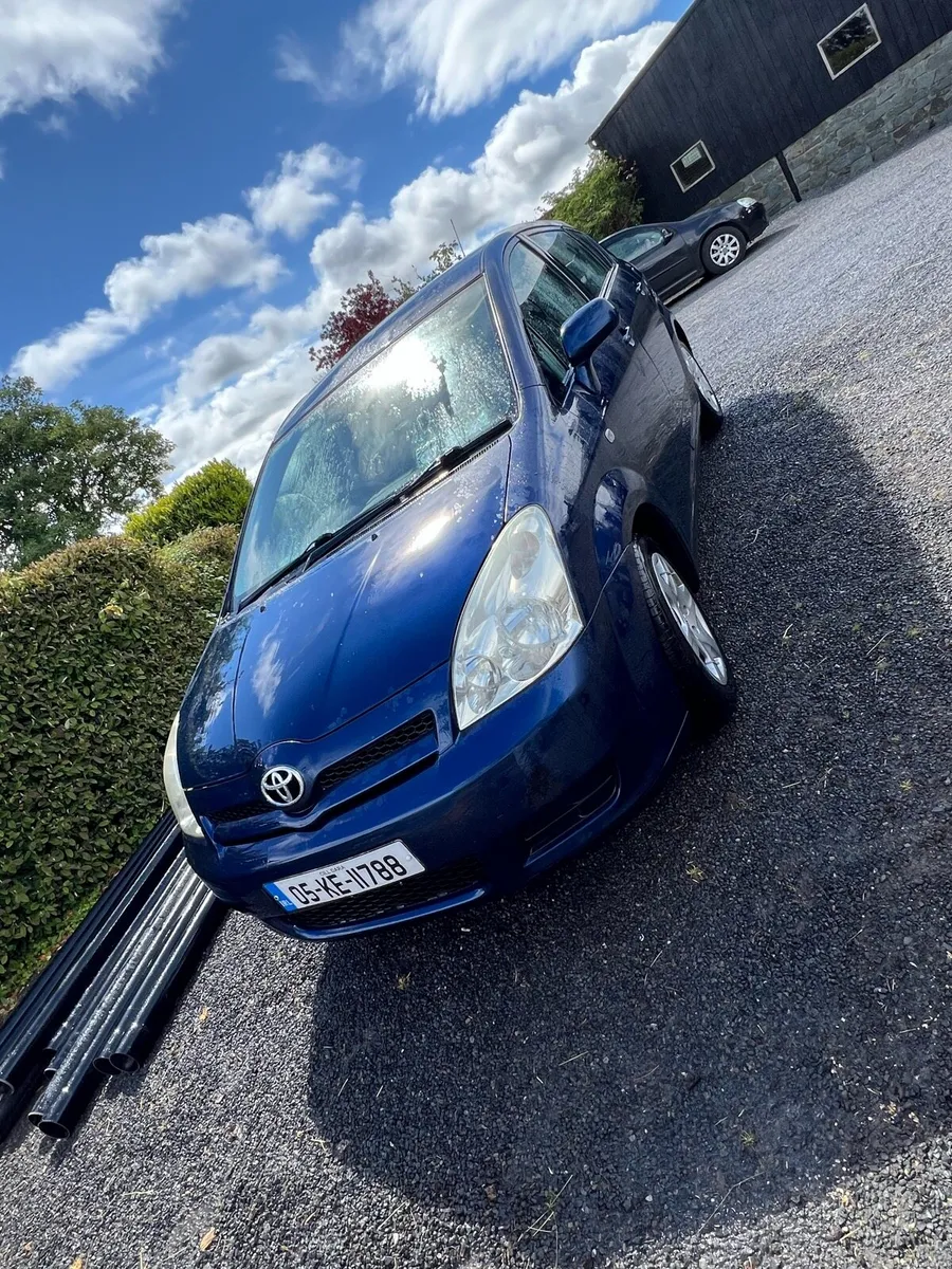 Toyota Corolla Verso - Image 1