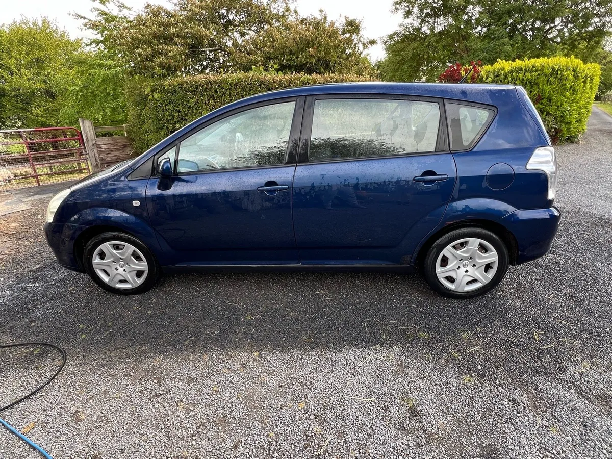 Toyota Corolla Verso - Image 4
