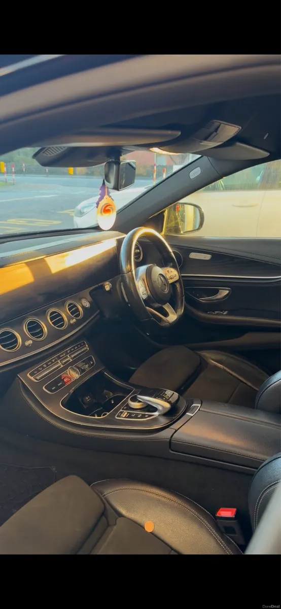 E220 D AMG LINE 4DR AUTO - Image 2