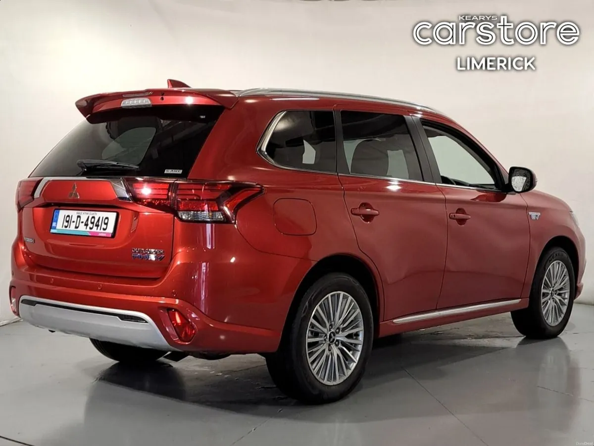 Mitsubishi Outlander 2.4L Plug-in EV S-Edition 5 s - Image 3