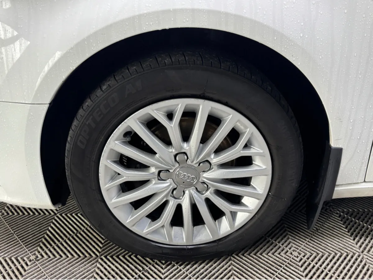 Audi A3 1.6 TDI SE TECHNIK 110PS 5DR - Image 2