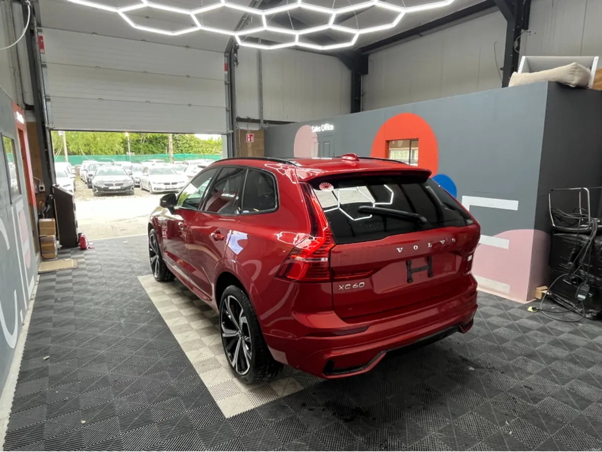 Volvo XC60 2024 VOLVO XC60 T6 AWD 2.0 AUTOMATIC / - Image 3