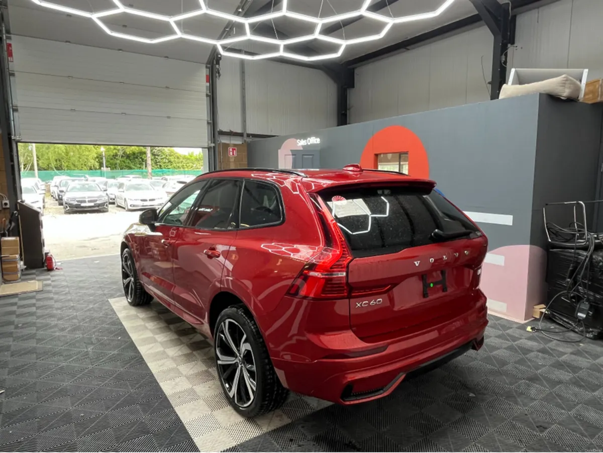 Volvo XC60 2024 VOLVO XC60 T6 AWD 2.0 AUTOMATIC / - Image 4
