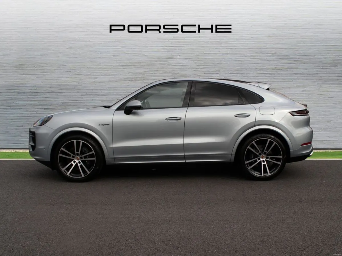 Porsche Cayenne E-Hybrid Coupe (New) - Image 3