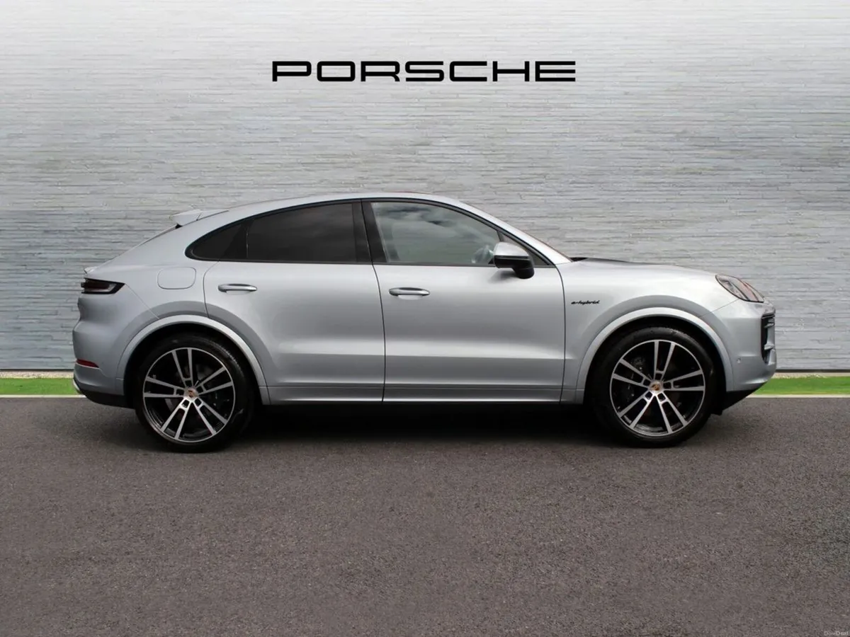 Porsche Cayenne E-Hybrid Coupe (New) - Image 4