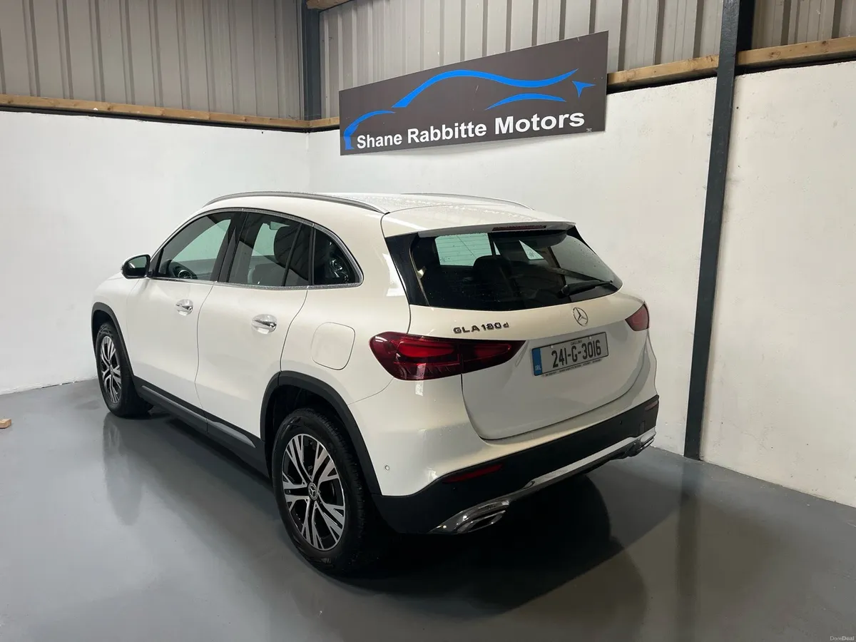 241 MERCEDES GLA180D PROGRESSIVE - Image 3
