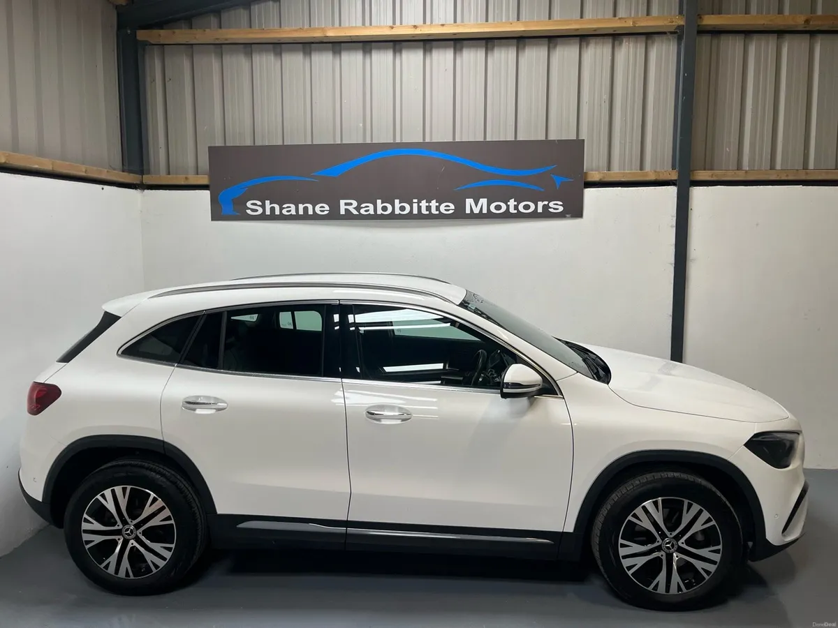241 MERCEDES GLA180D PROGRESSIVE - Image 4