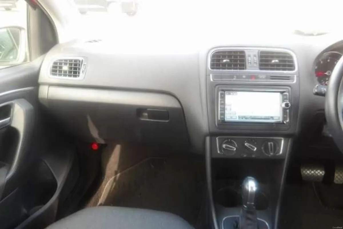 Volkswagen Polo 2015 Automatic Low Mileage - Image 3