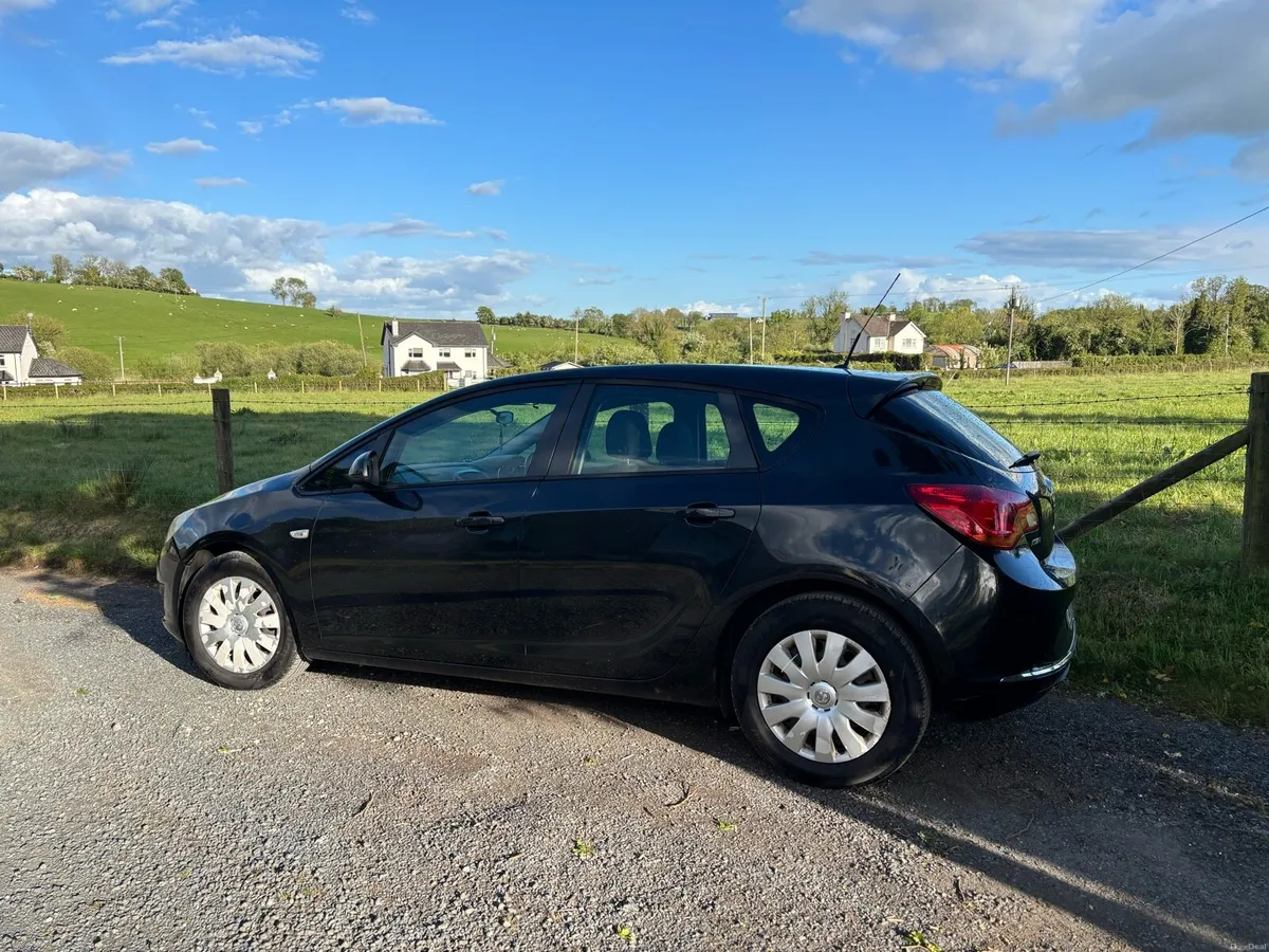 Opel Astra - Image 2