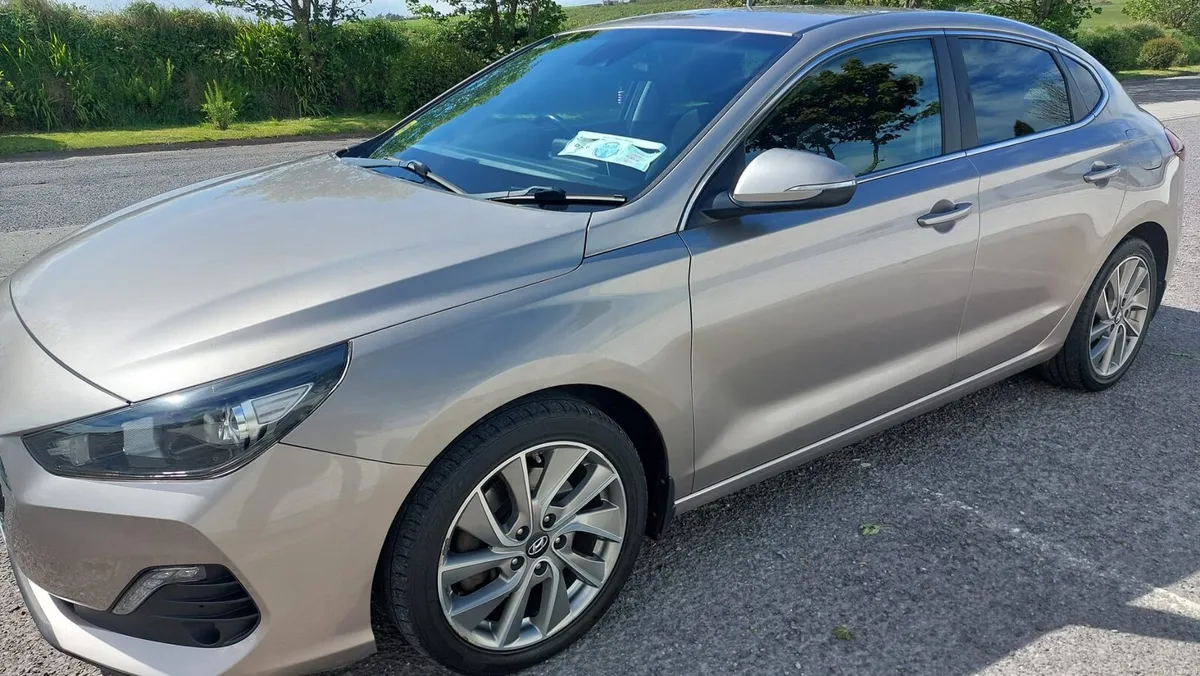 Hyundai i30 Hatchback - Image 3