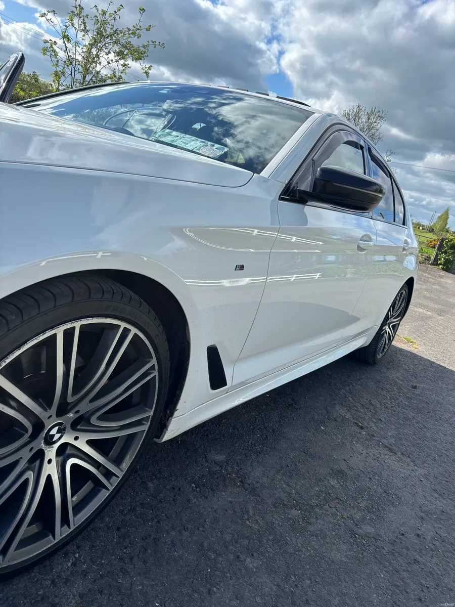BMW 5-Series 2019 - Image 3